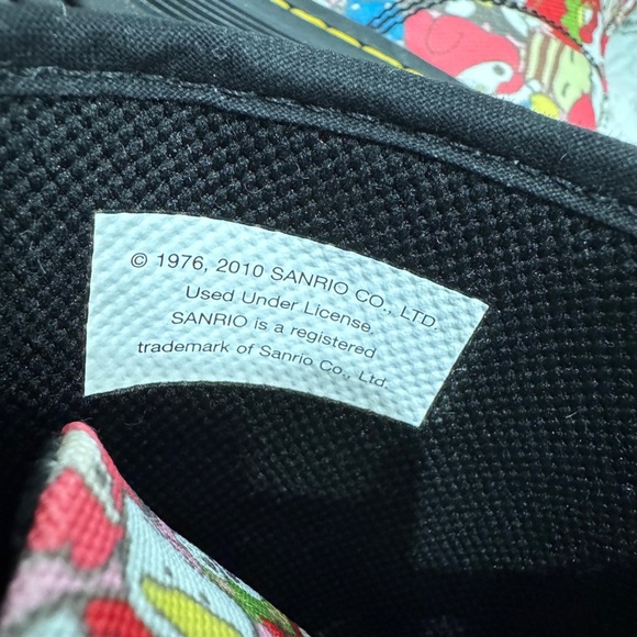 Hello Kitty Dr Martens Rare Limited Edition Women’s Size 5 US Sanrio - Picture 9 of 9